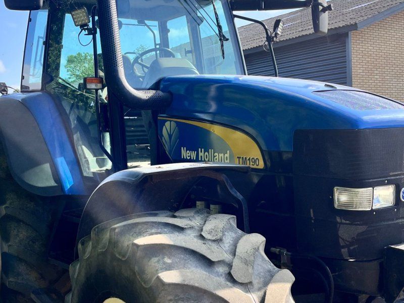 New Holland TM190