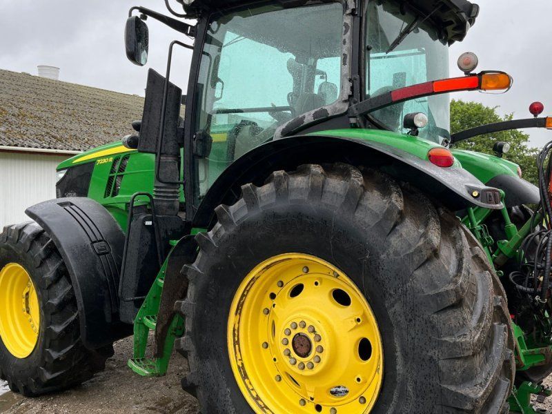 John Deere 7230R