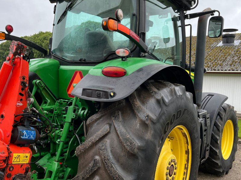 John Deere 7230R