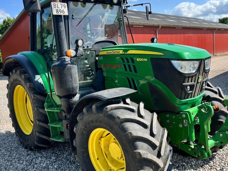John Deere 6120 M