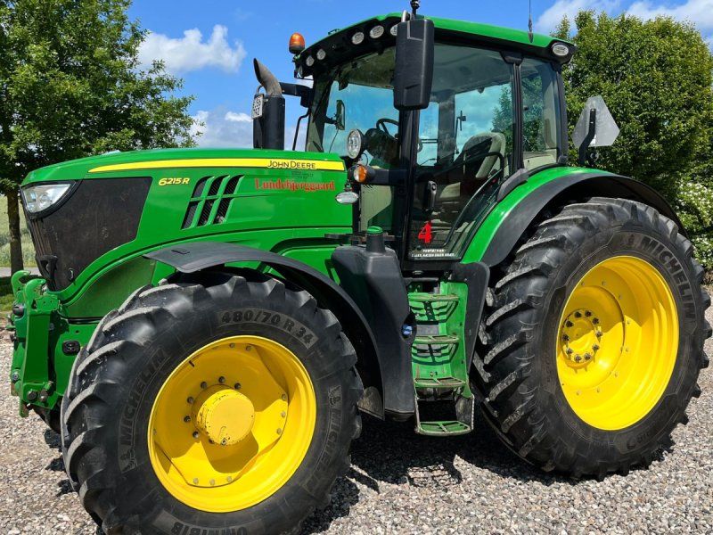 John Deere 6215R