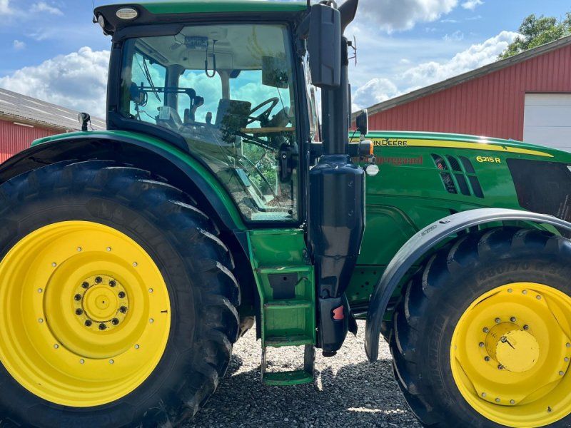 John Deere 6215R