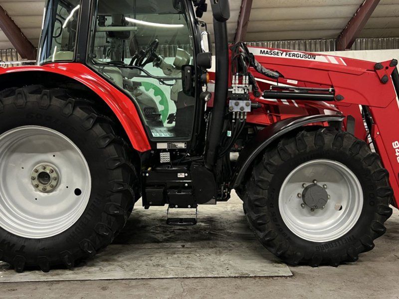 Massey Ferguson 5613 Dyna 6