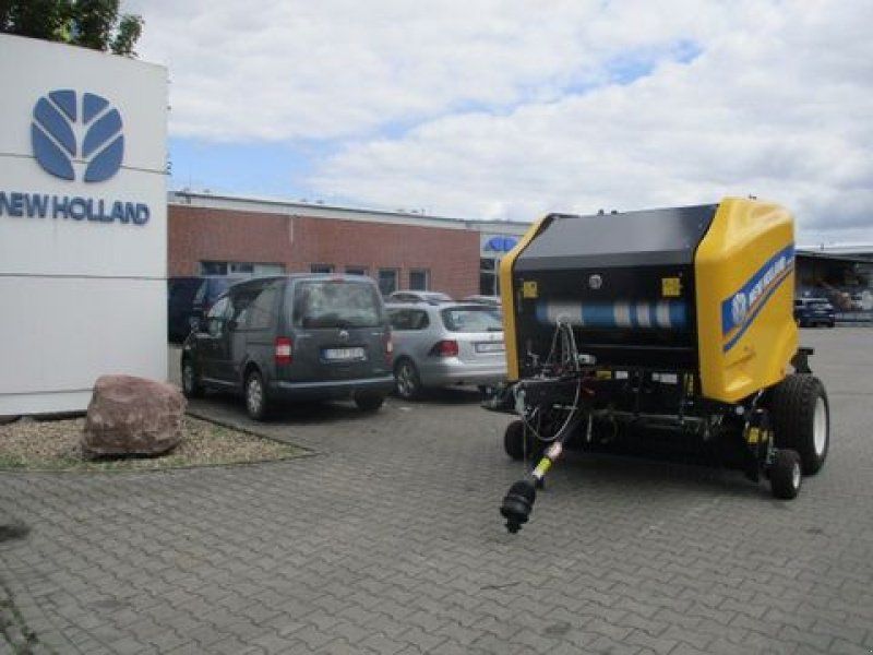 New Holland BR 150 Utility