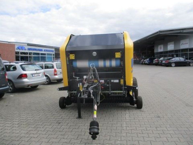 New Holland BR 150 Utility