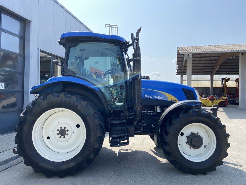 New Holland T6050 Elite