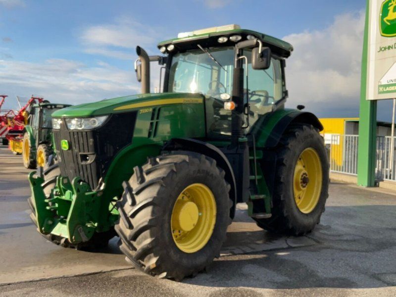 John Deere 7230R