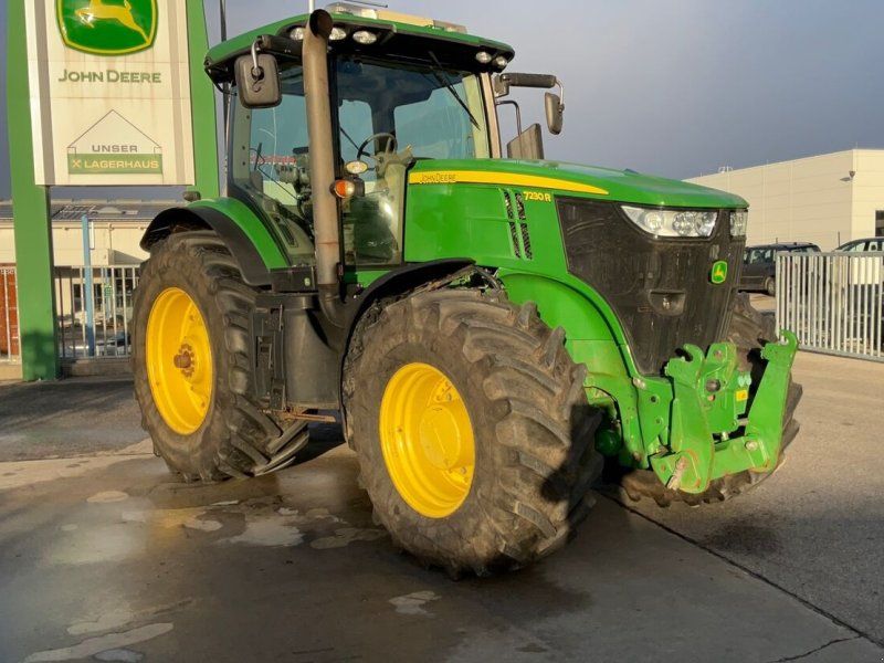 John Deere 7230R