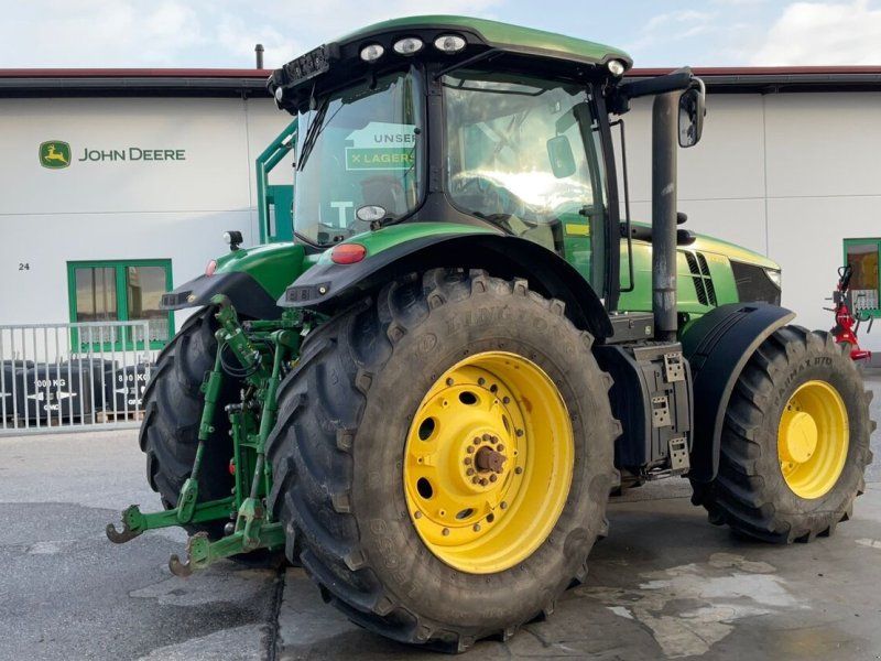 John Deere 7230R