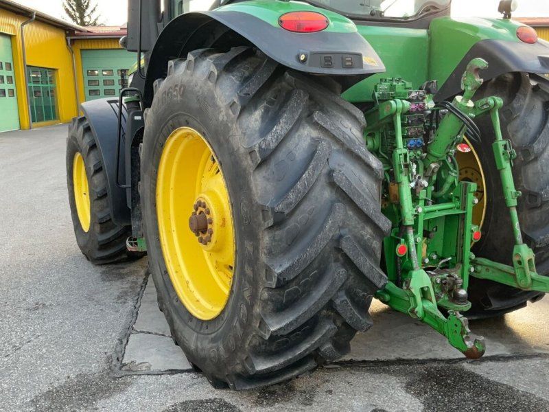John Deere 7230R