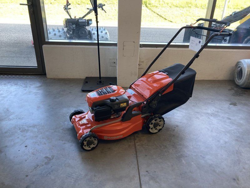 Husqvarna LC 247S