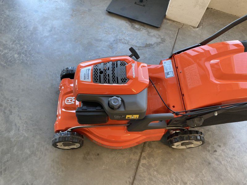 Husqvarna LC 247S
