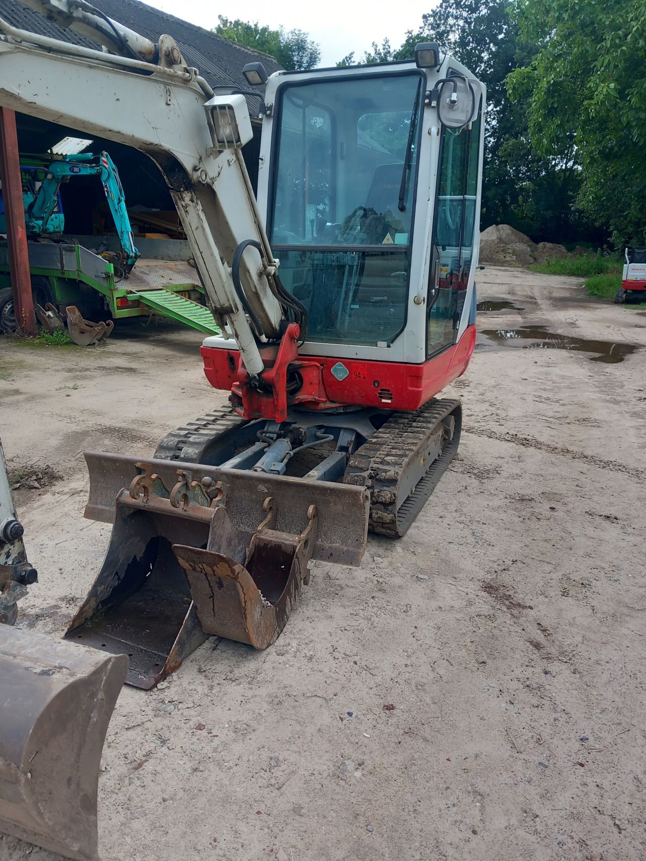 Takeuchi 228