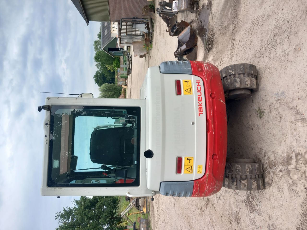 Takeuchi 228