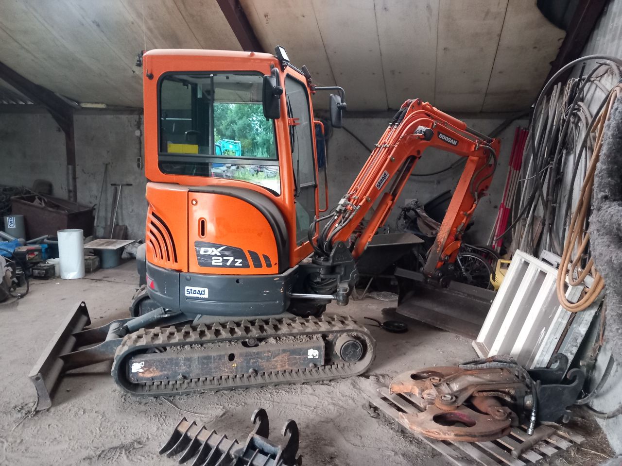 Takeuchi 228