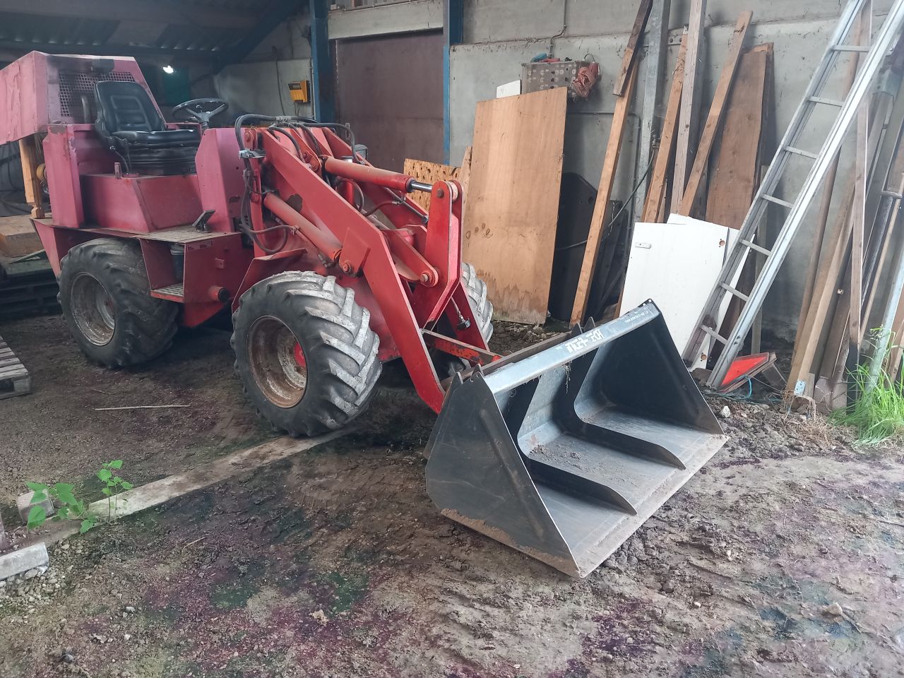 Takeuchi 228