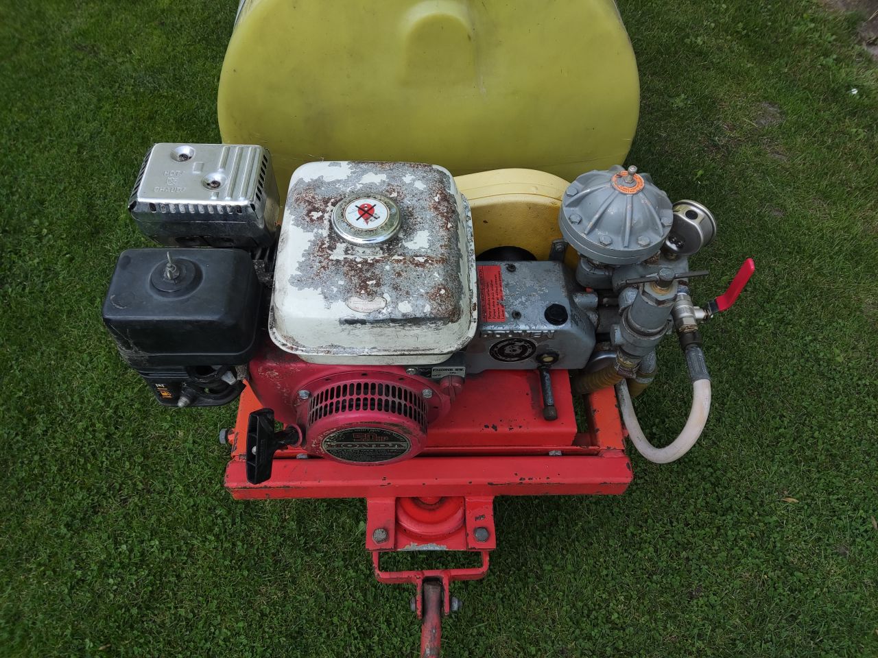 DOUVEN motorvatspuit (5,5 pk Honda motor, 200 liter tank)