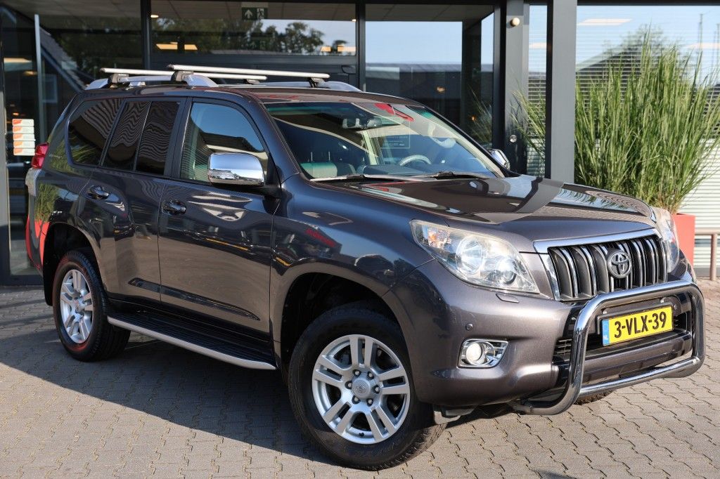 Toyota Landcruiser 150 3.0 D-4D 5DRS VX A/T VAN