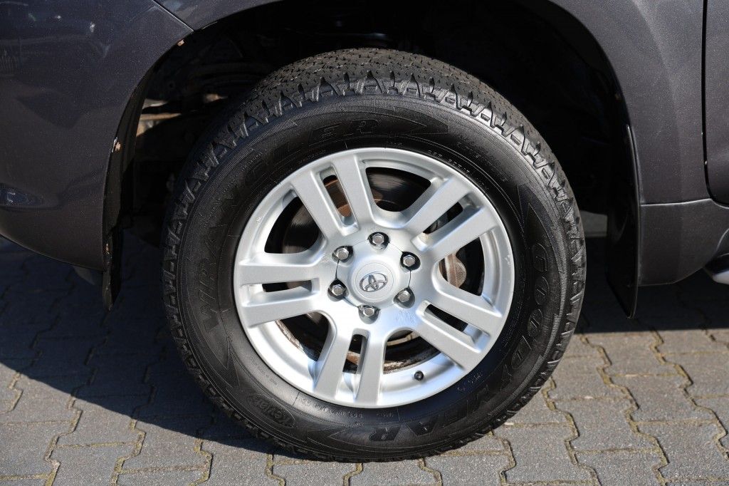 Toyota Landcruiser 150 3.0 D-4D 5DRS VX A/T VAN