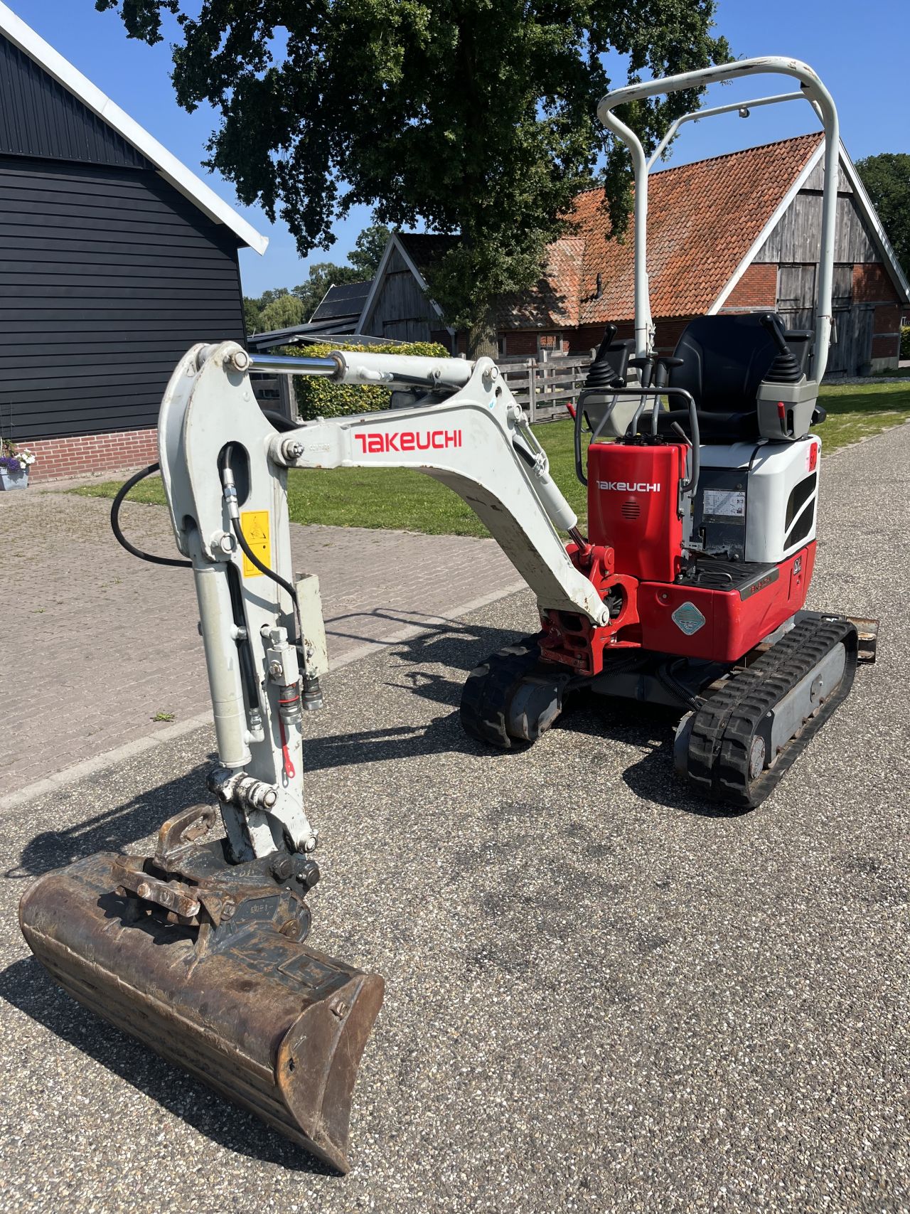 Takeuchi TB210R bj 2020