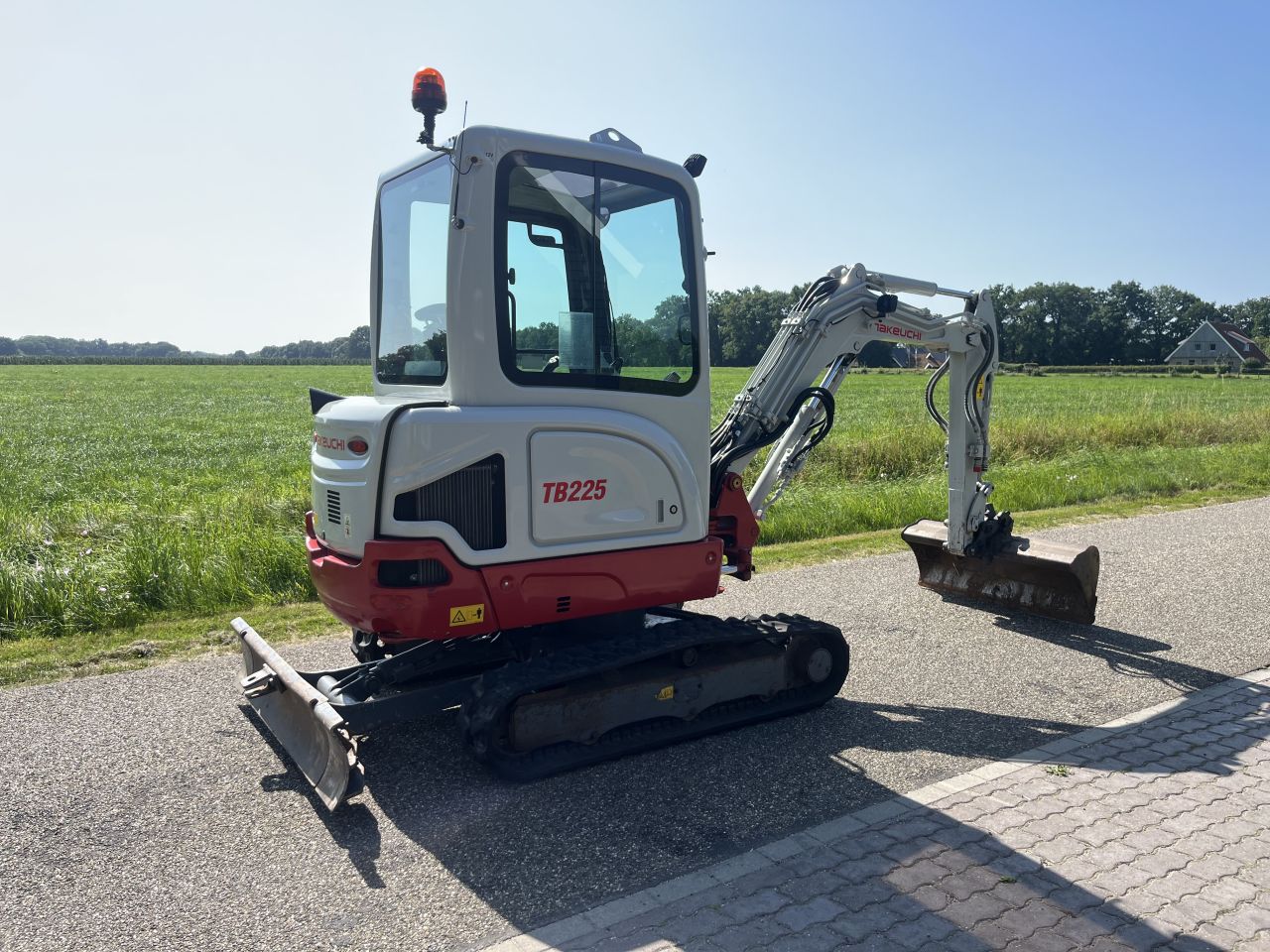 Takeuchi TB225 BJ 2020