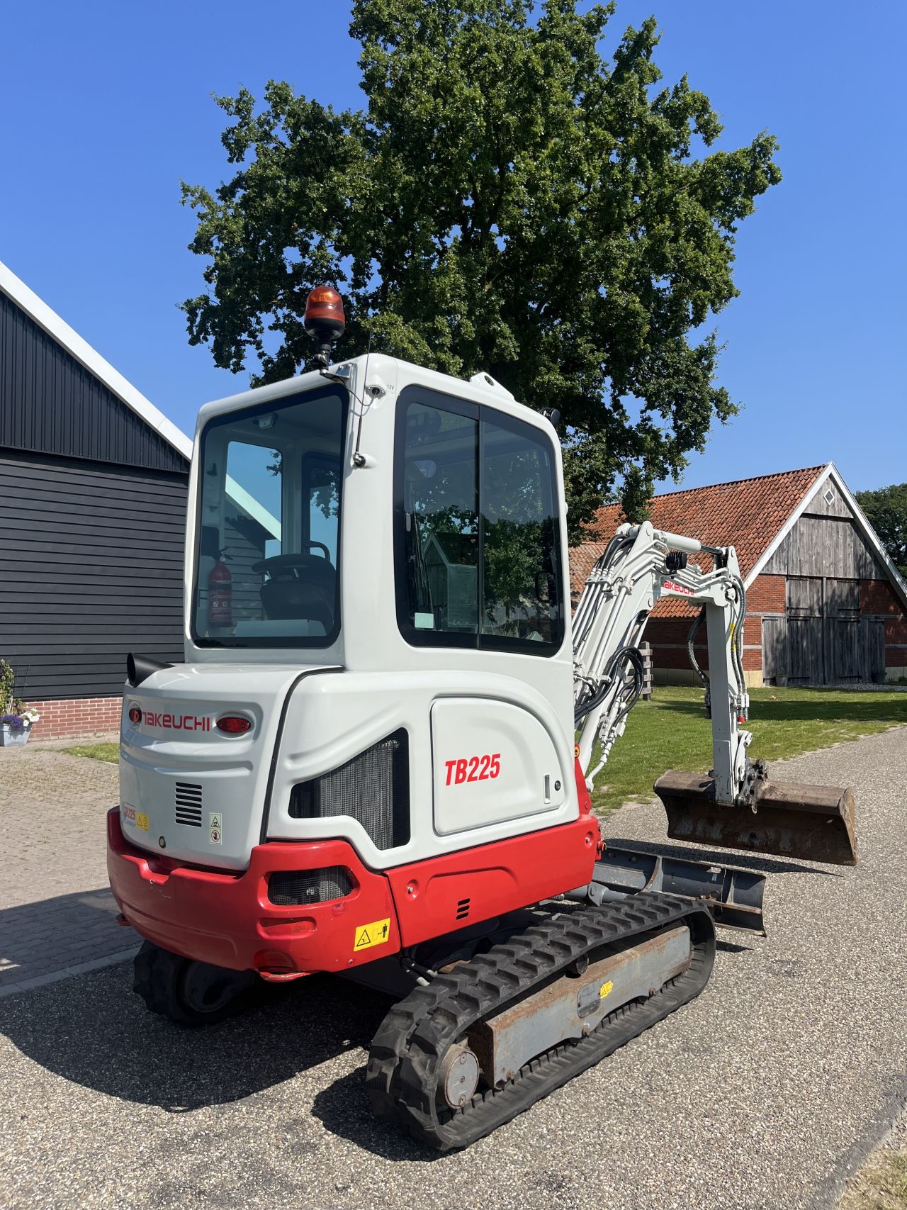 Takeuchi TB225 BJ 2020