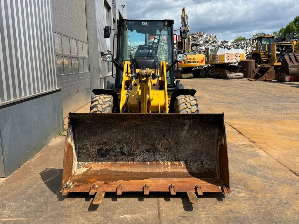 Caterpillar 908M