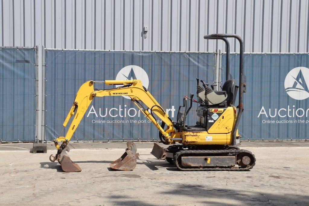Mini excavator New Holland E9SR Diesel 2006