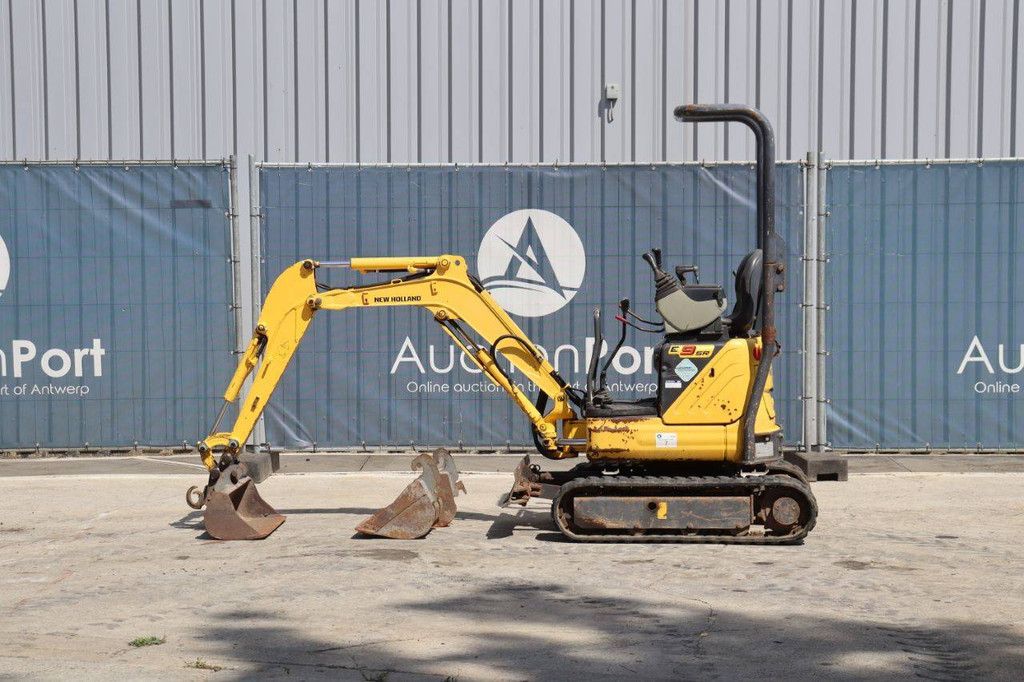 Mini excavator New Holland E9SR Diesel 2006