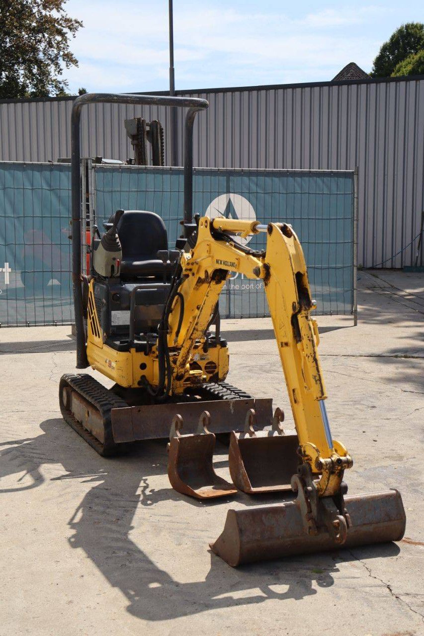 Mini excavator New Holland E9SR Diesel 2006
