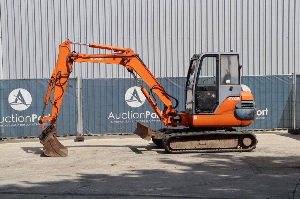 Rupsgraafmachine Hitachi EX45.2 Diesel 1999