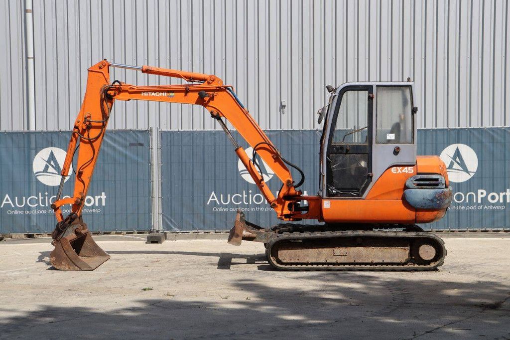 Rupsgraafmachine Hitachi EX45.2 Diesel 1999