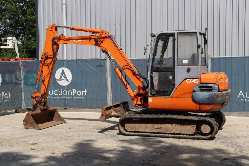 Rupsgraafmachine Hitachi EX45.2 Diesel 1999