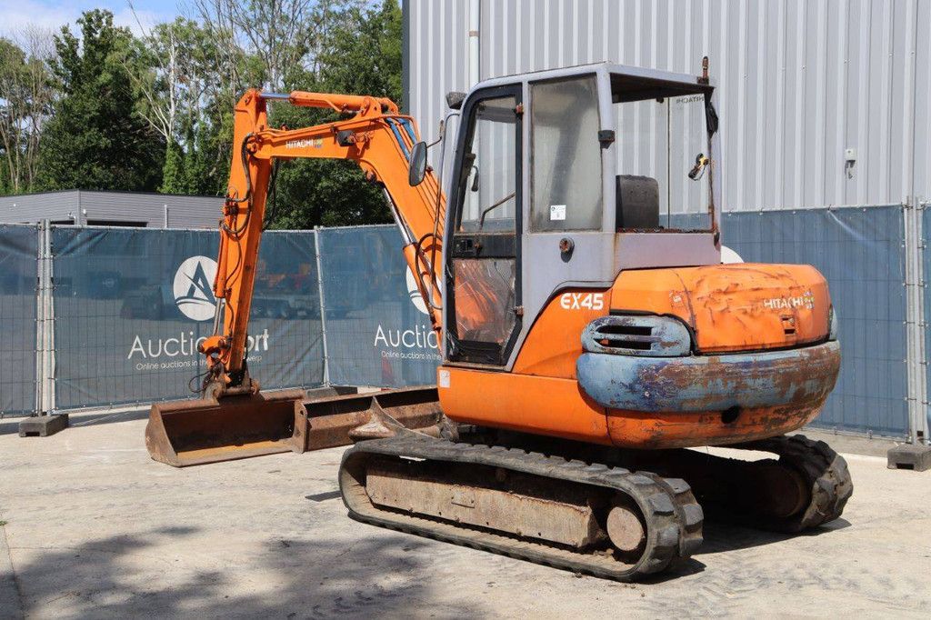 Rupsgraafmachine Hitachi EX45.2 Diesel 1999
