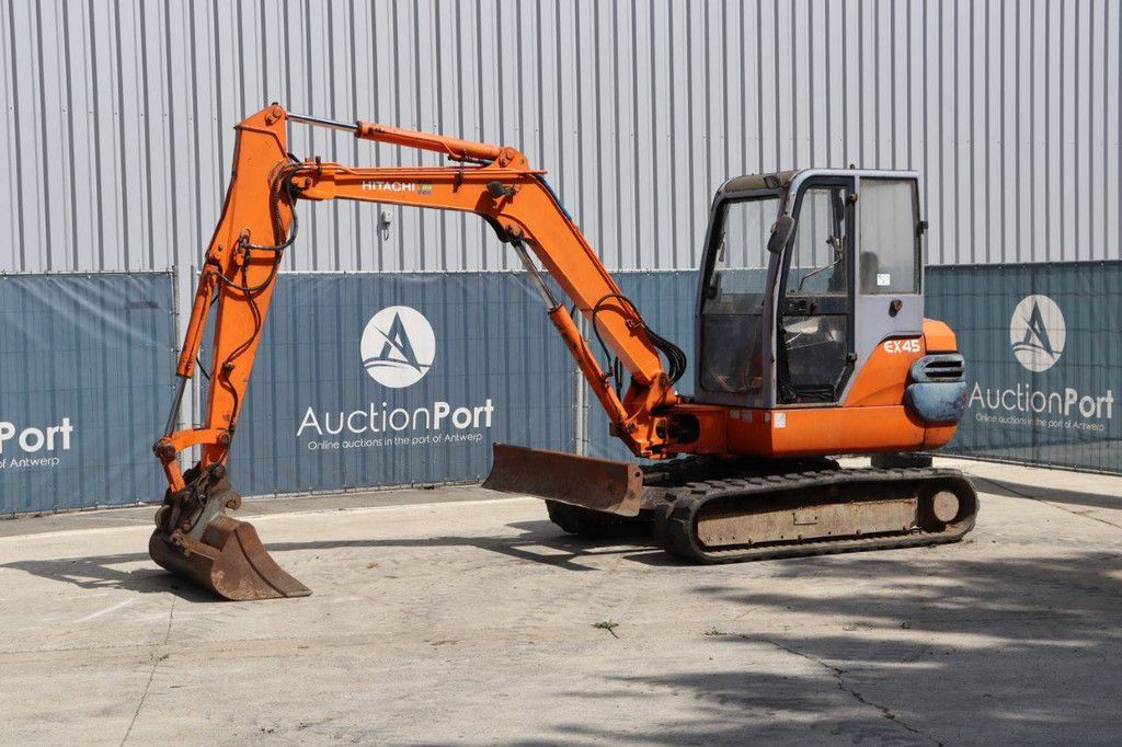 Rupsgraafmachine Hitachi EX45.2 Diesel 1999