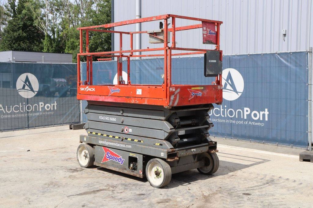 Scissor Lift Skyjack SJ III - 4632 Electric 11.9m 2014
