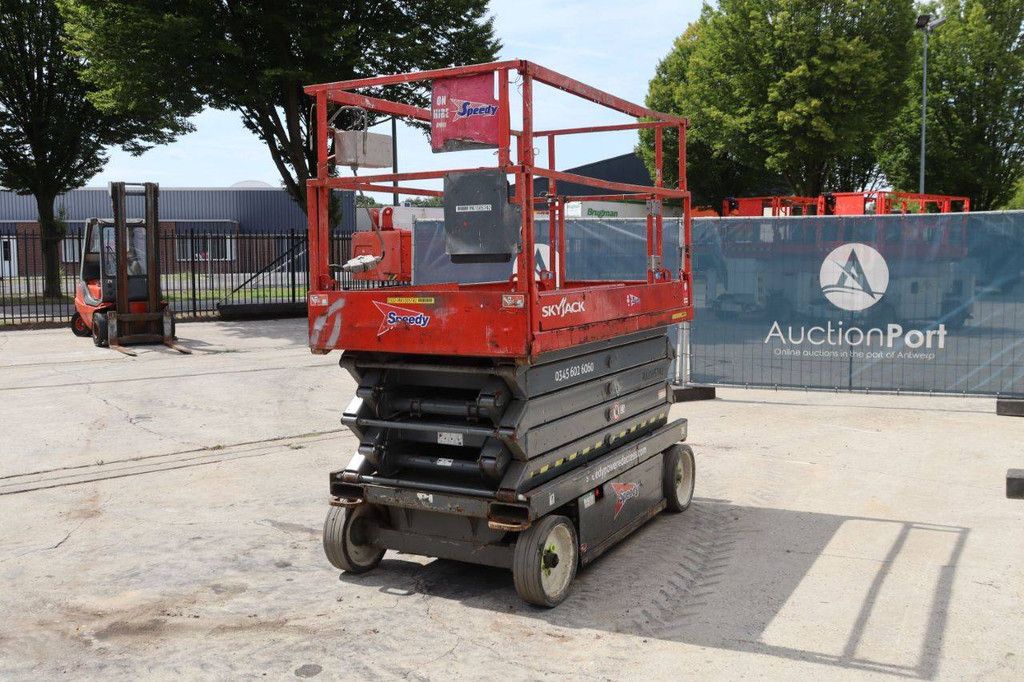 Scissor Lift Skyjack SJ III - 4632 Electric 11.9m 2014