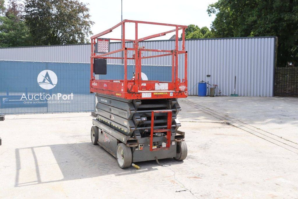 Scissor Lift Skyjack SJ III - 4632 Electric 11.9m 2014