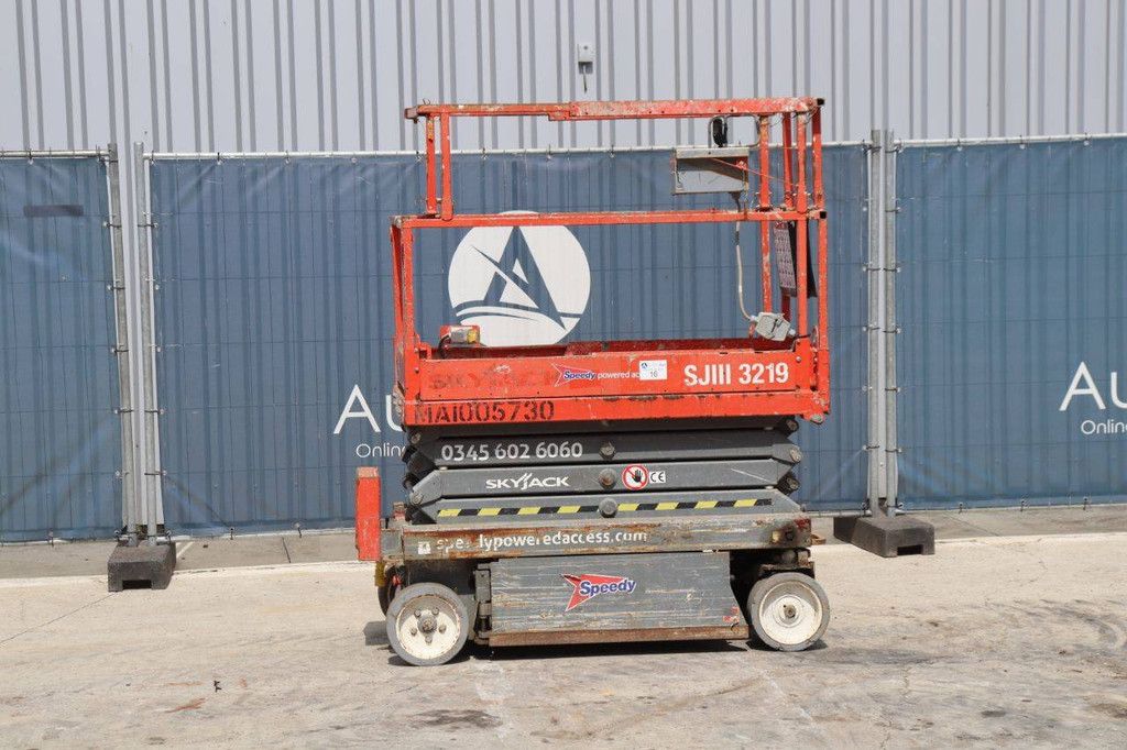 Scissor Lift Skyjack SJ III - 3219 Electric 7.79m 2014