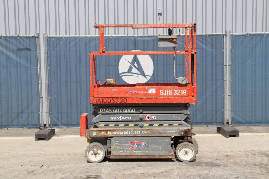 Scissor Lift Skyjack SJ III - 3219 Electric 7.79m 2014