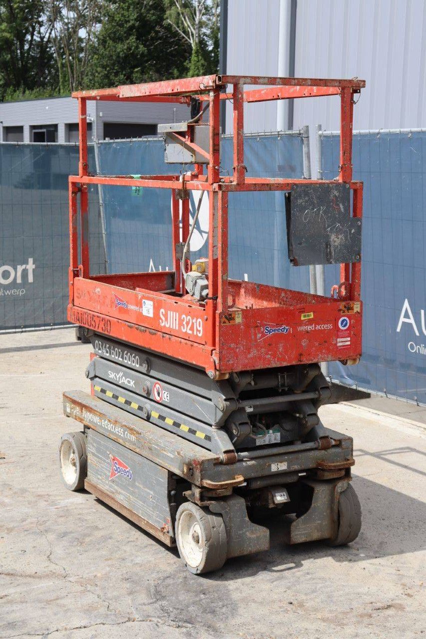 Scissor Lift Skyjack SJ III - 3219 Electric 7.79m 2014