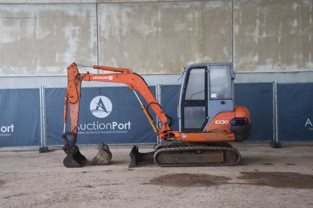 Raupenbagger Hitachi EX30-2 Diesel 2001