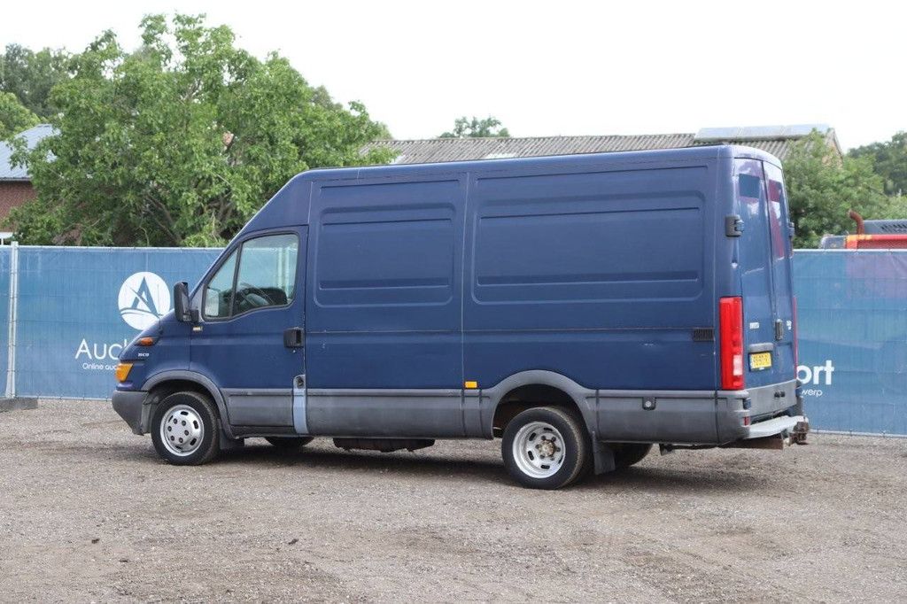Bestelwagen Iveco 35C 13 Diesel 2002