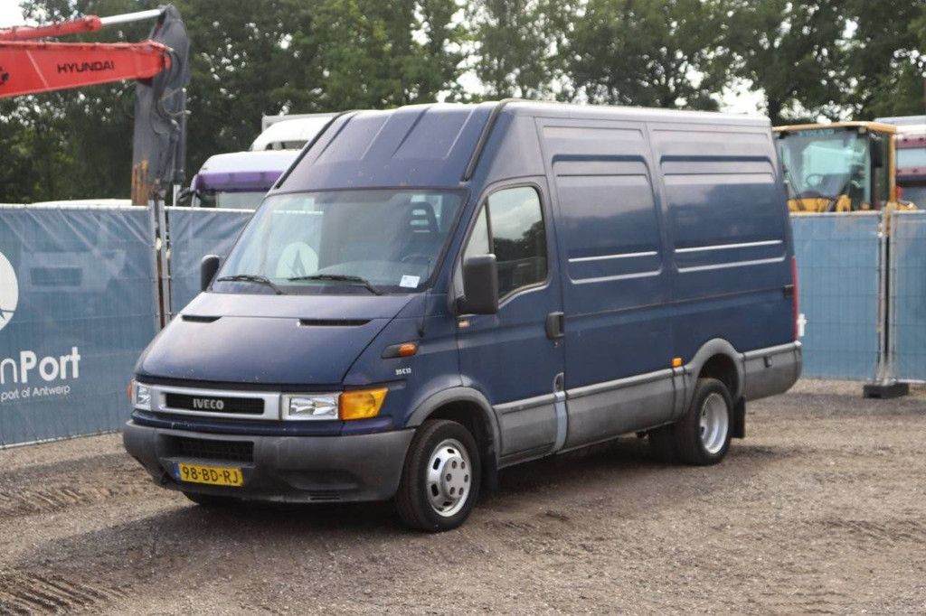 Bestelwagen Iveco 35C 13 Diesel 2002