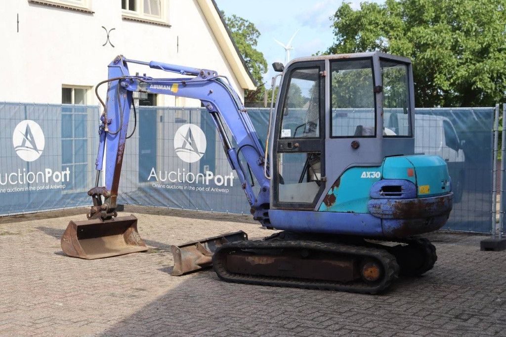 Raupenbagger Airman AX30-2 Diesel 2000