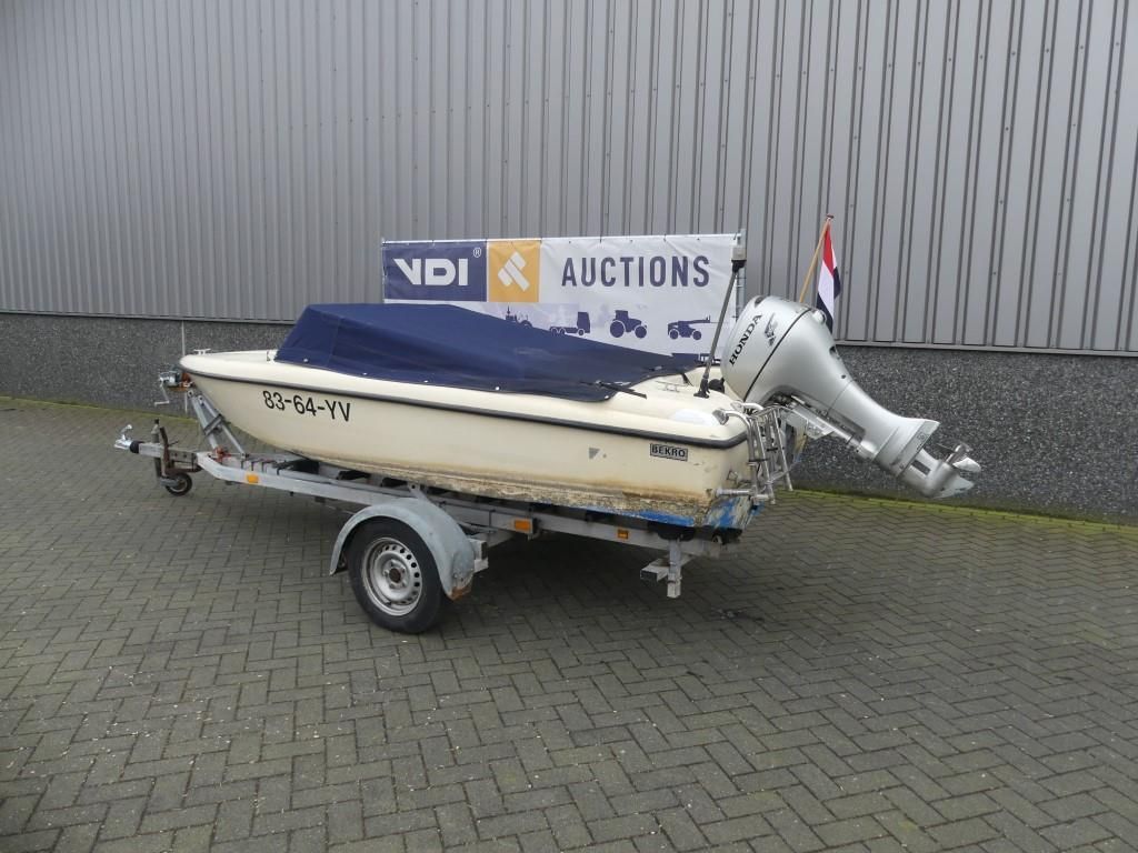 Speedboat