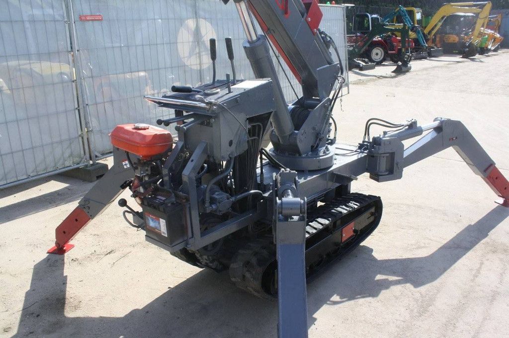 Hijskraan Takeuchi TC205 Benzine 2000kg 7.0m