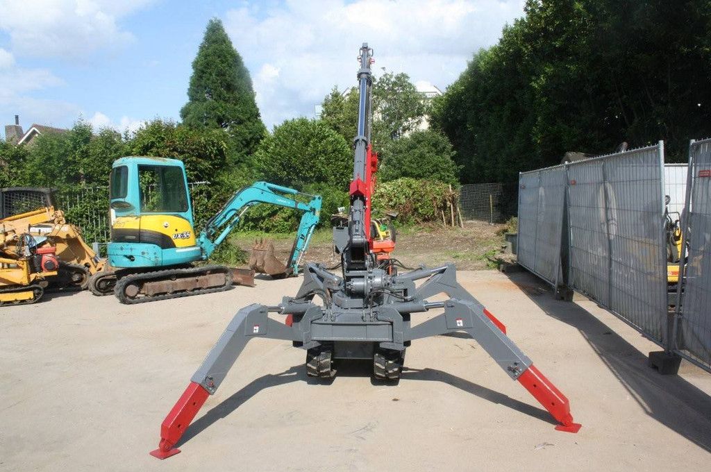 Hijskraan Takeuchi TC205 Benzine 2000kg 7.0m