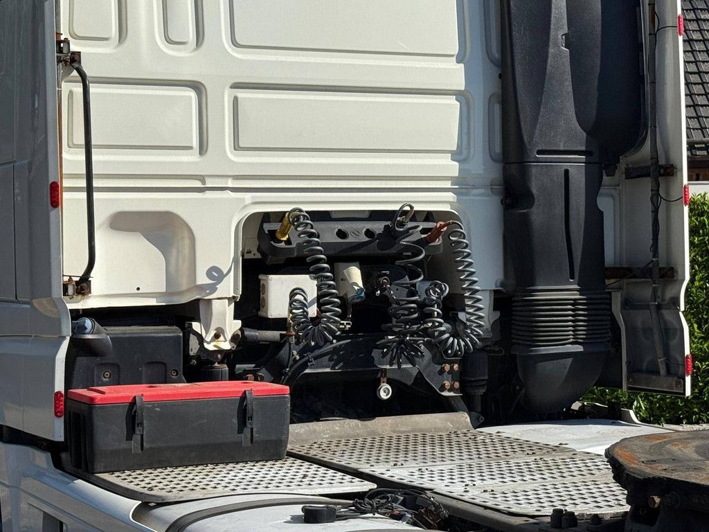 Vrachtwagen DAF XF-106 Diesel 483PK