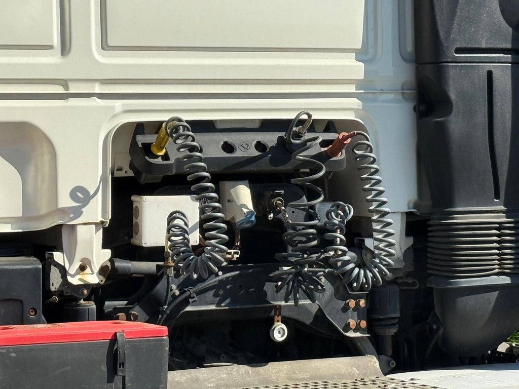 Vrachtwagen DAF XF-106 Diesel 483PK